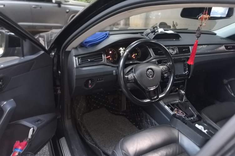 Used Volkswagen Passat 2016 280TSI DSG Prestige Edition Steering Wheel