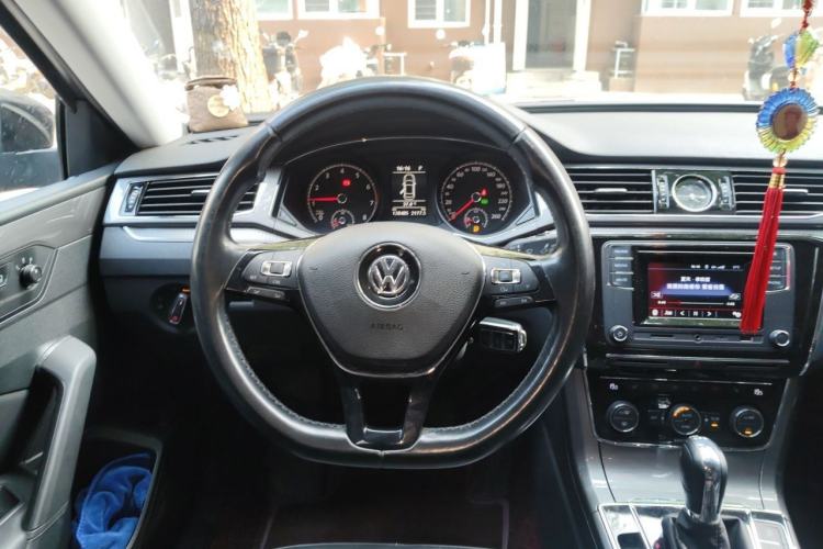 Used Volkswagen Passat 2016 330TSI DSG Luxury Edition Steering Wheel