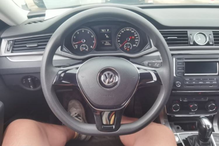 Used Volkswagen Passat 2016 1.8T Government Procurement Version (CEA Engine + 6AT) Steering Wheel