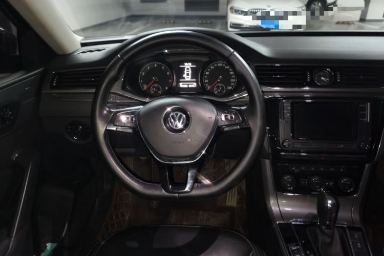 Used Volkswagen Passat 2016 330TSI DSG Luxury Edition Steering Wheel