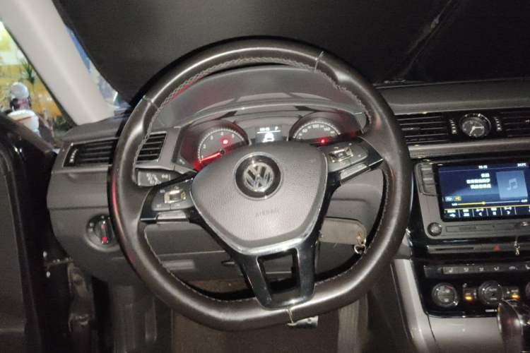 Used Volkswagen Passat 2016 280TSI DSG Prestige Edition Steering Wheel