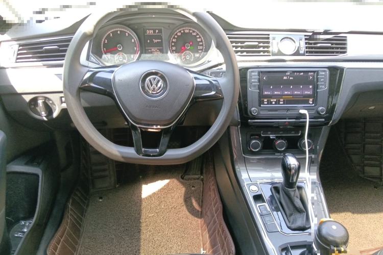 Used Volkswagen Passat 2016 330TSI DSG Luxury Edition Steering Wheel