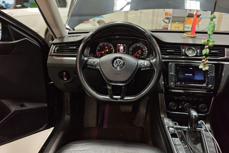 Used Volkswagen Passat 2016 330TSI DSG Prestige Edition Steering Wheel