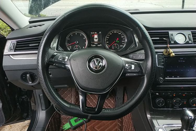 Used Volkswagen Passat 2016 330TSI DSG Prestige Edition Steering Wheel