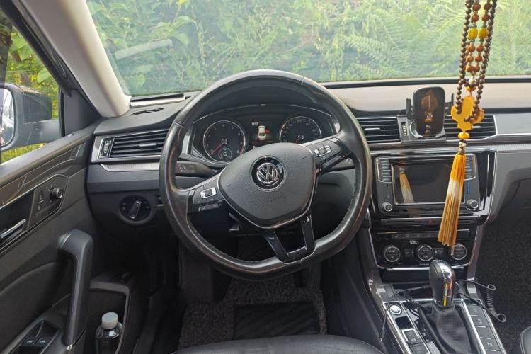 Used Volkswagen Passat 2016 330TSI DSG Prestige Edition Steering Wheel