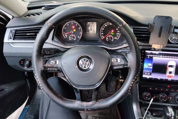 Used Volkswagen Passat 2016 330TSI DSG Luxury Edition Steering Wheel