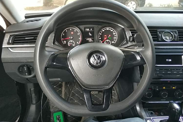 Used Volkswagen Passat 2016 1.8T Government Procurement Version (CEA Engine + 6AT) Steering Wheel