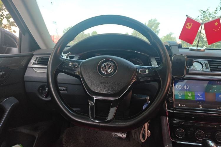 Used Volkswagen Passat 2016 330TSI DSG Luxury Edition Steering Wheel