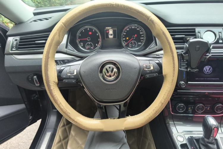 Used Volkswagen Passat 2016 330TSI DSG Prestige Edition Steering Wheel