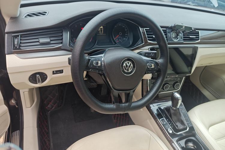 Used Volkswagen Passat 2016 280TSI DSG Prestige Edition Steering Wheel