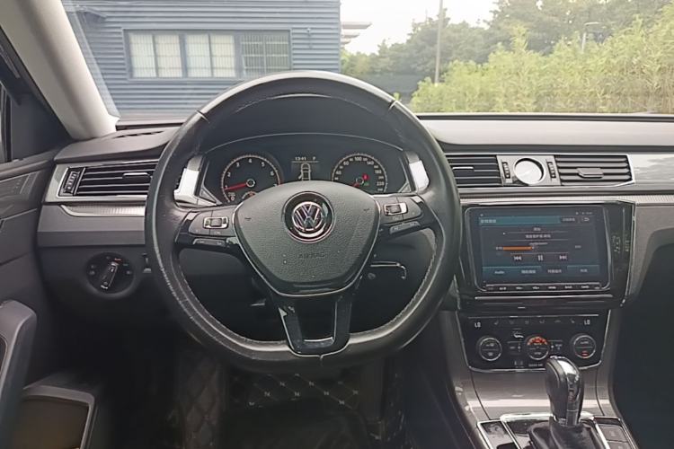 Used Volkswagen Passat 2016 330TSI DSG Luxury Edition Steering Wheel