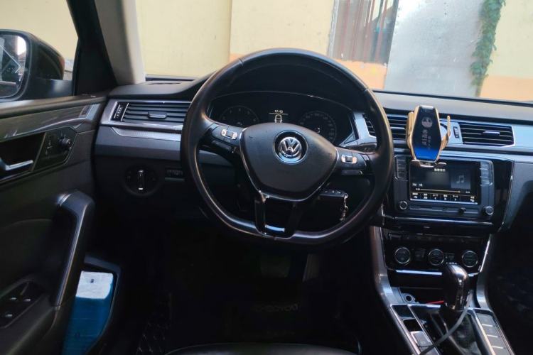 Used Volkswagen Passat 2016 330TSI DSG Luxury Edition Steering Wheel