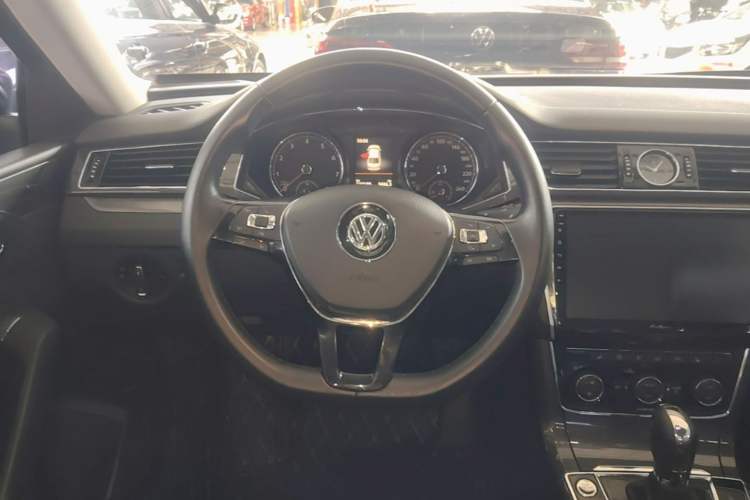 Used Volkswagen Passat 2016 330TSI DSG Prestige Edition Steering Wheel