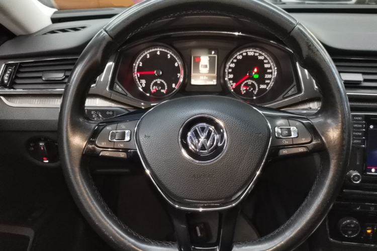 Used Volkswagen Passat 2016 330TSI DSG Prestige Edition Steering Wheel