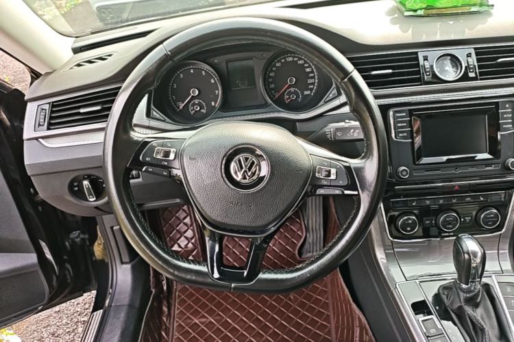 Used Volkswagen Passat 2016 280TSI DSG Prestige Edition Steering Wheel