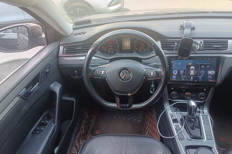 Used Volkswagen Passat 2016 330TSI DSG Luxury Edition Steering Wheel