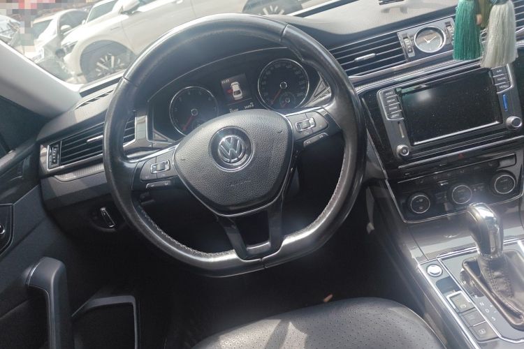 Used Volkswagen Passat 2016 330TSI DSG Prestige Edition Steering Wheel