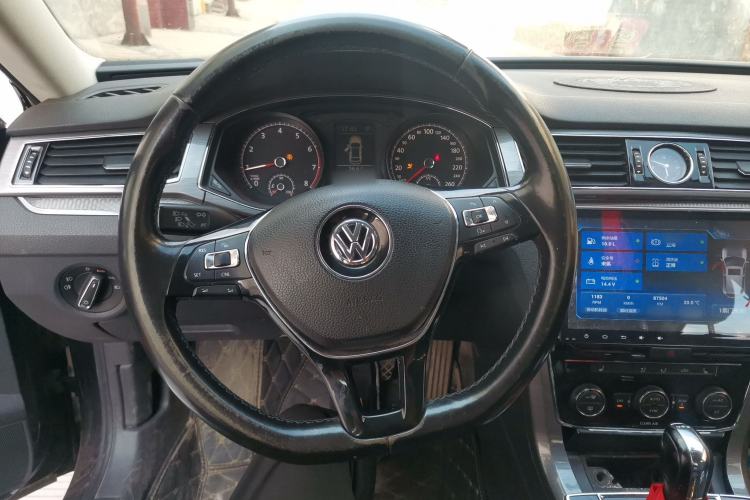 Used Volkswagen Passat 2016 330TSI DSG Luxury Edition Steering Wheel