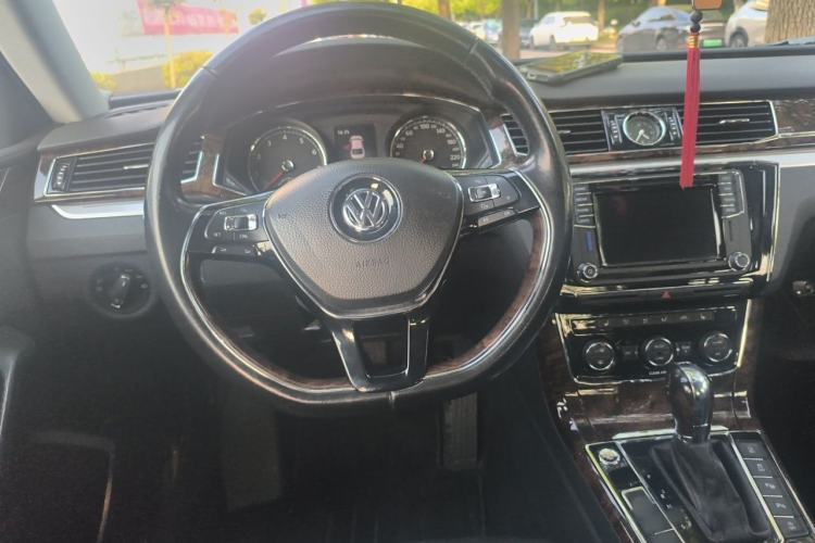Used Volkswagen Passat 2016 380TSI DSG Ultimate Edition Steering Wheel