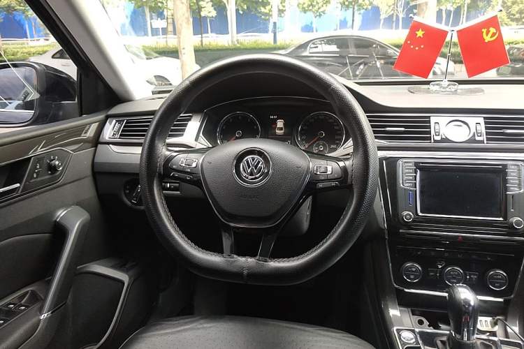 Used Volkswagen Passat 2016 380TSI DSG Prestige Edition Steering Wheel