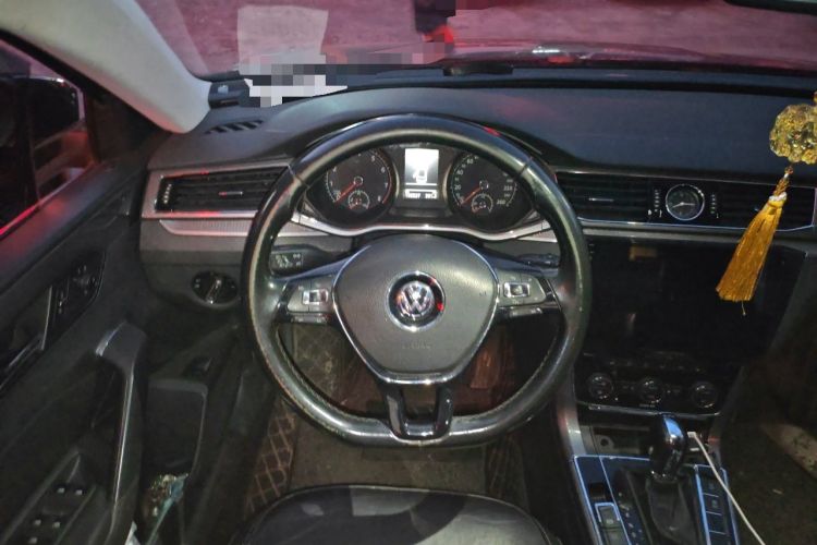 Used Volkswagen Passat 2016 330TSI DSG Luxury Edition Steering Wheel