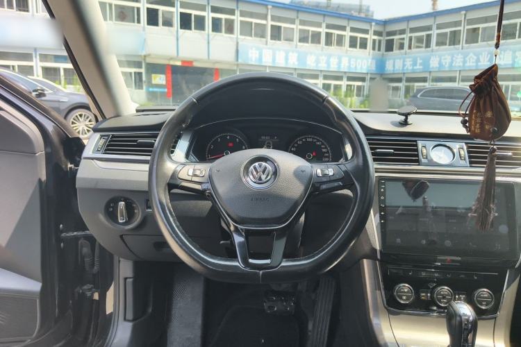 Used Volkswagen Passat 2016 280TSI DSG Prestige Edition Steering Wheel