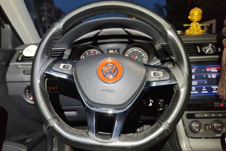 Used Volkswagen Passat 2016 330TSI DSG Luxury Edition Steering Wheel