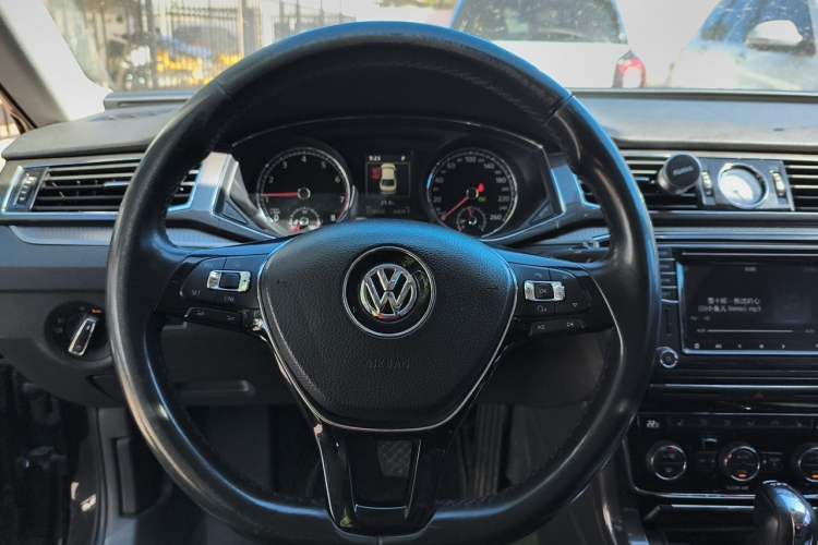 Used Volkswagen Passat 2016 330TSI DSG Prestige Edition Steering Wheel
