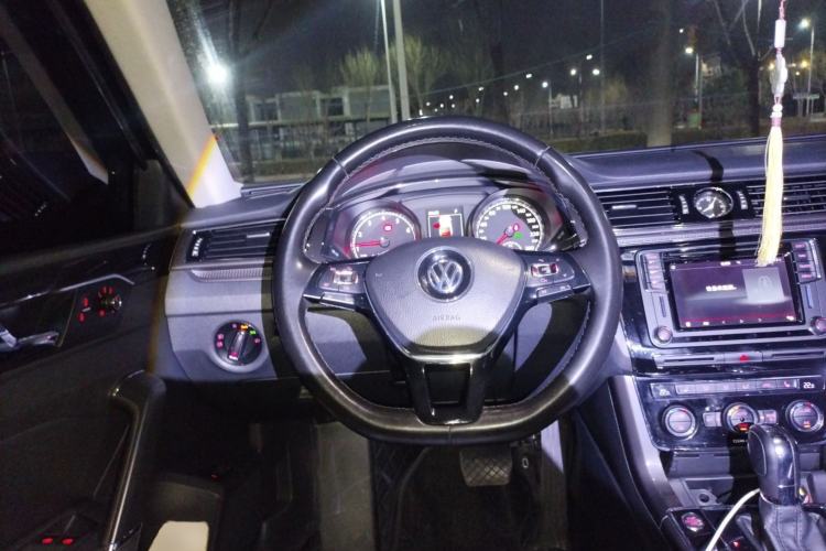 Used Volkswagen Passat 2016 330TSI DSG Prestige Edition Steering Wheel