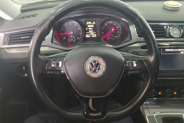 Used Volkswagen Passat 2016 330TSI DSG Luxury Edition Steering Wheel