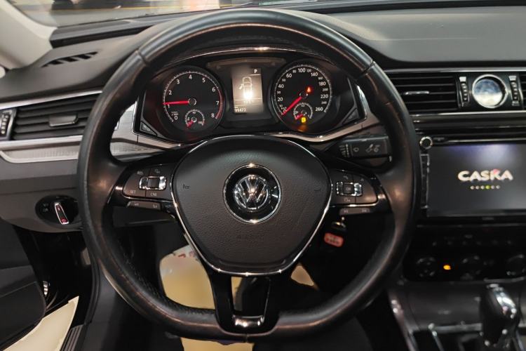 Used Volkswagen Passat 2016 330TSI DSG Luxury Edition Steering Wheel