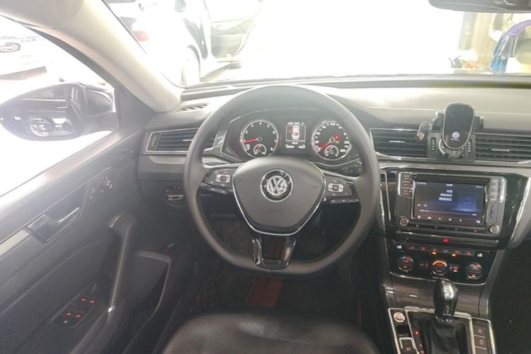 Used Volkswagen Passat 2016 330TSI DSG Prestige Edition Steering Wheel