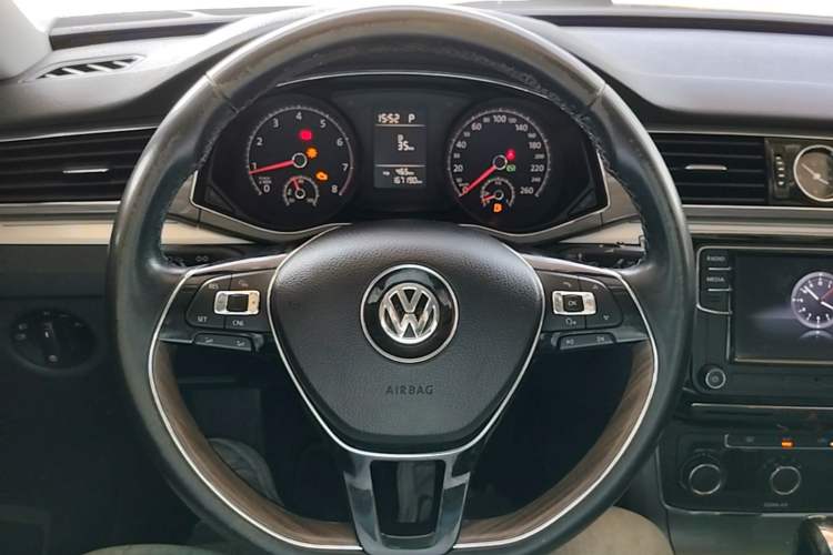Used Volkswagen Passat 2016 1.8T Government Procurement Version (CEA Engine + 6AT) Steering Wheel