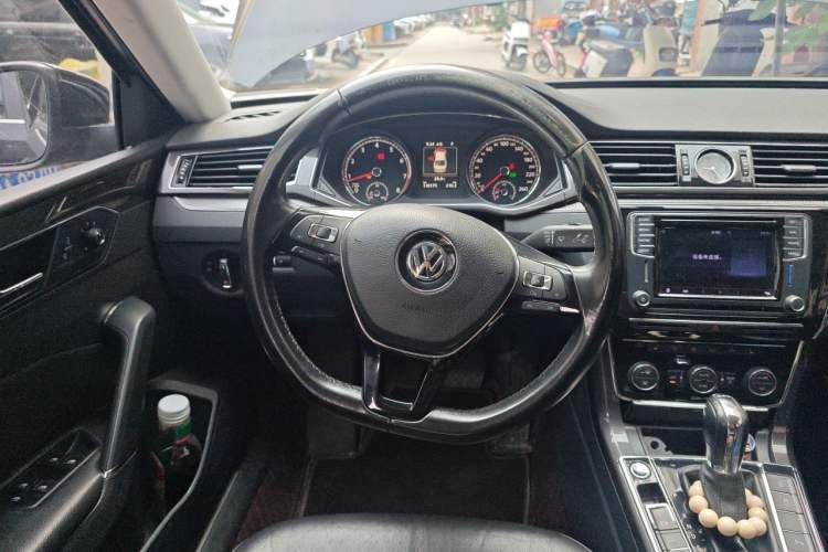 Used Volkswagen Passat 2016 330TSI DSG Prestige Edition Steering Wheel