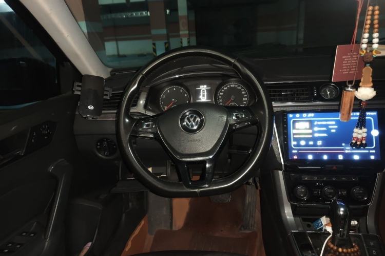Used Volkswagen Passat 2016 330TSI DSG Luxury Edition Steering Wheel