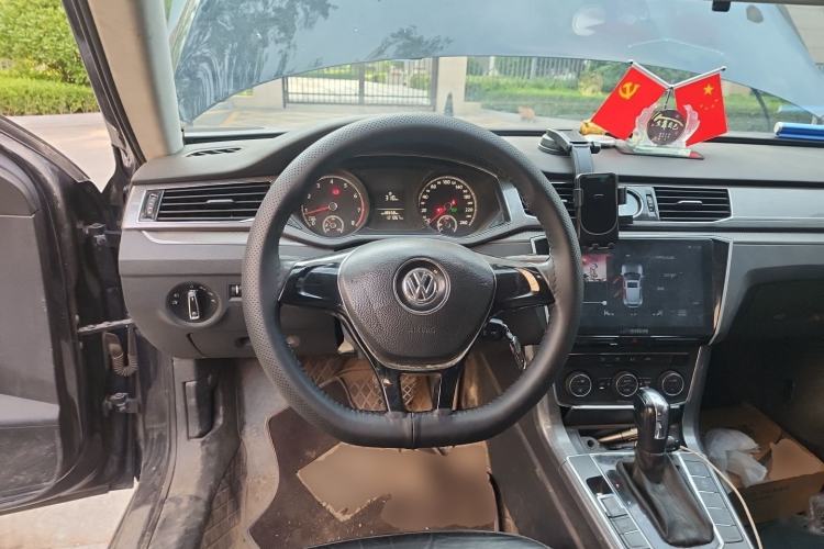 Used Volkswagen Passat 2016 330TSI DSG Luxury Edition Steering Wheel