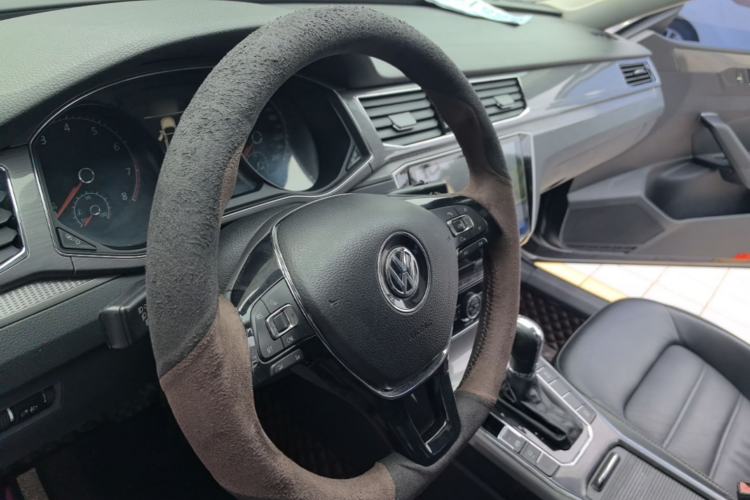 Used Volkswagen Passat 2016 330TSI DSG Luxury Edition Steering Wheel