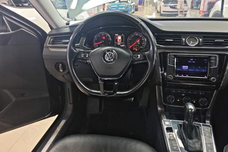 Used Volkswagen Passat 2016 330TSI DSG Prestige Edition Steering Wheel
