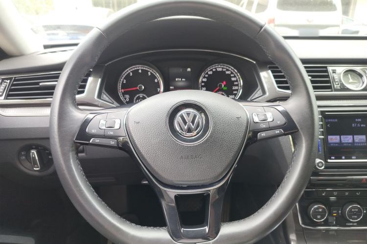 Used Volkswagen Passat 2016 330TSI DSG Prestige Edition Steering Wheel