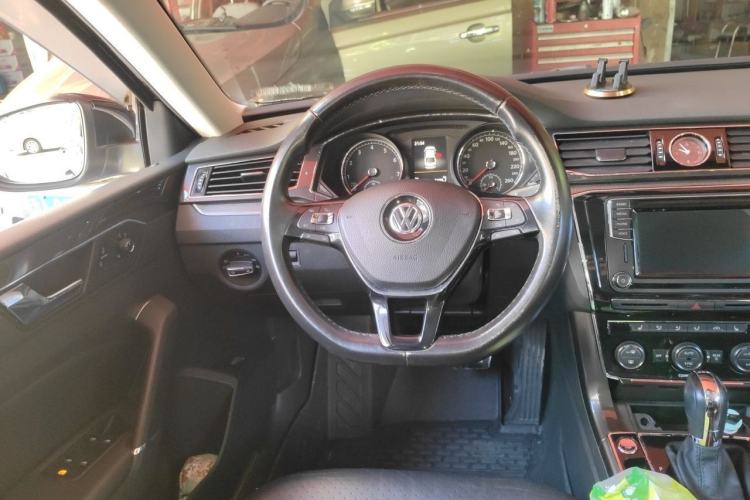 Used Volkswagen Passat 2016 330TSI DSG Prestige Edition Steering Wheel