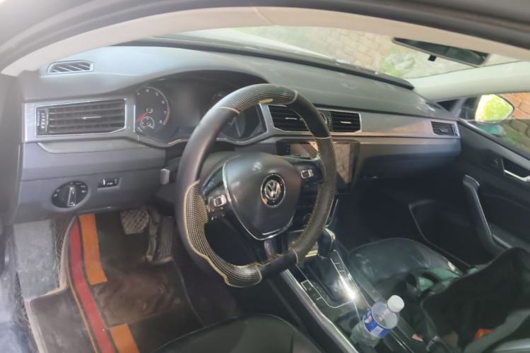 Used Volkswagen Passat 2016 330TSI DSG Luxury Edition Steering Wheel
