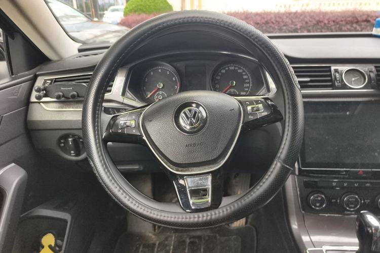 Used Volkswagen Passat 2016 330TSI DSG Luxury Edition Steering Wheel