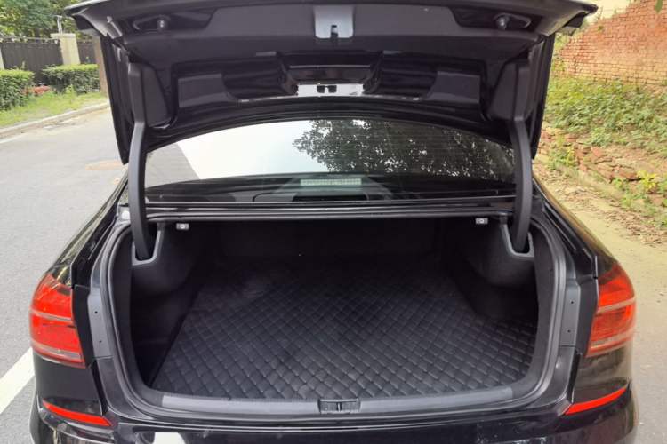 Used Volkswagen Passat 2016 380TSI DSG Prestige Edition Trunk