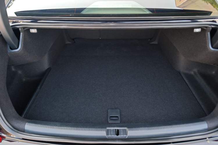 Used Volkswagen Passat 2016 330TSI DSG Luxury Edition Trunk