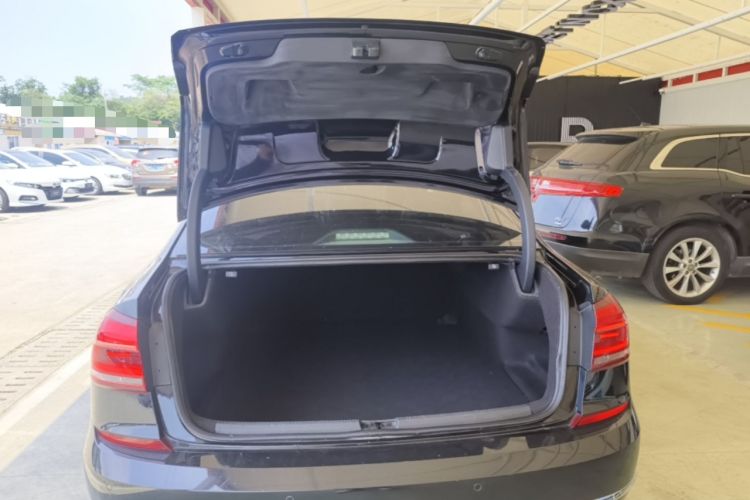 Used Volkswagen Passat 2016 330TSI DSG Luxury Edition Trunk