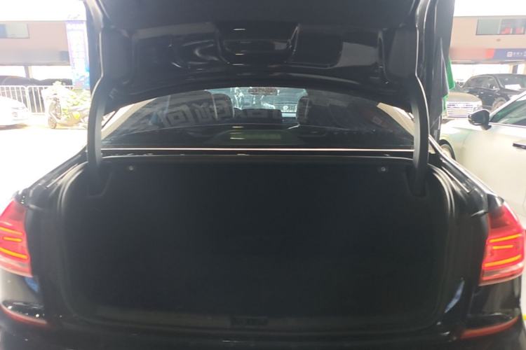 Used Volkswagen Passat 2016 330TSI DSG Luxury Edition Trunk