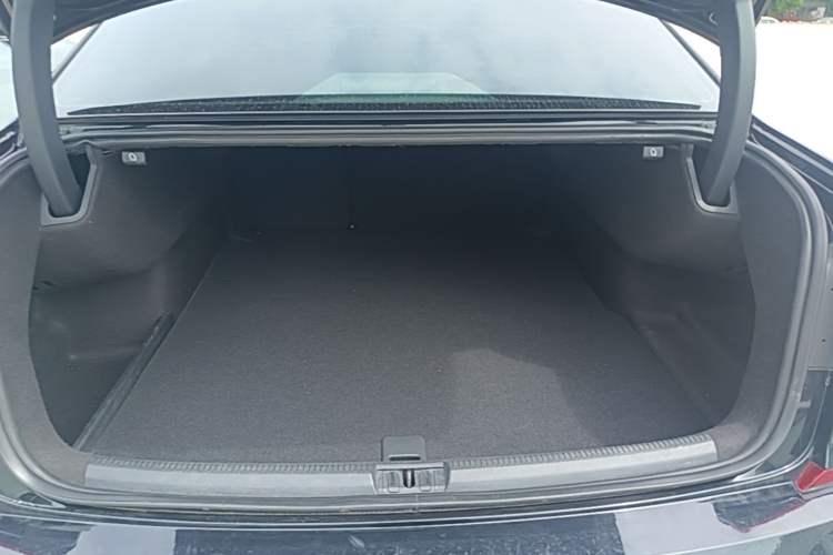 Used Volkswagen Passat 2016 330TSI DSG Prestige Edition Trunk