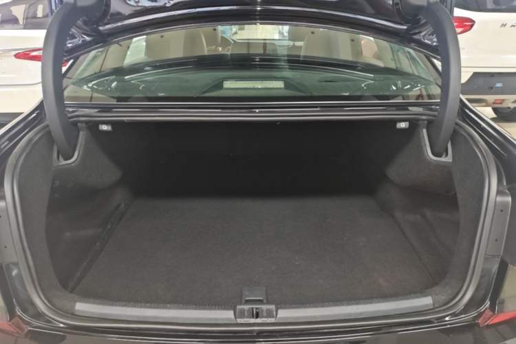 Used Volkswagen Passat 2016 330TSI DSG Prestige Edition Trunk