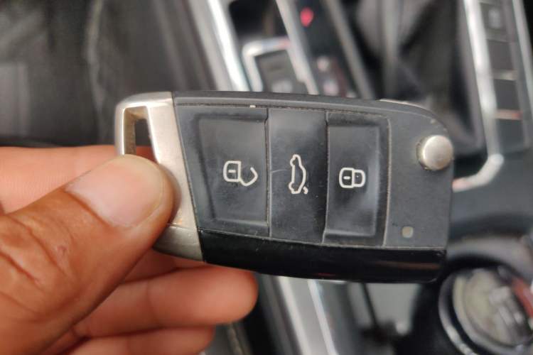 Used Volkswagen Passat 2016 1.8T Government Procurement Version (CEA Engine + 6AT) Vehicle Key
