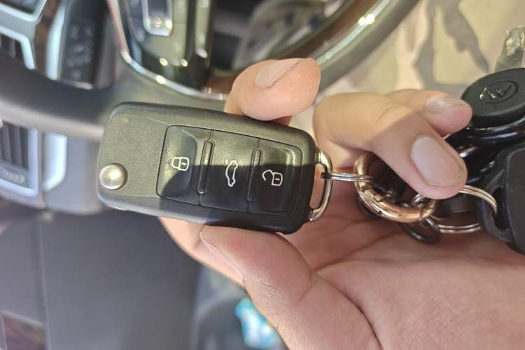 Used Volkswagen Passat 2016 380TSI DSG Ultimate Edition Vehicle Key